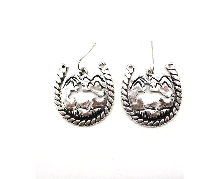 Western Etched Horse Shoe Dangle Earring
