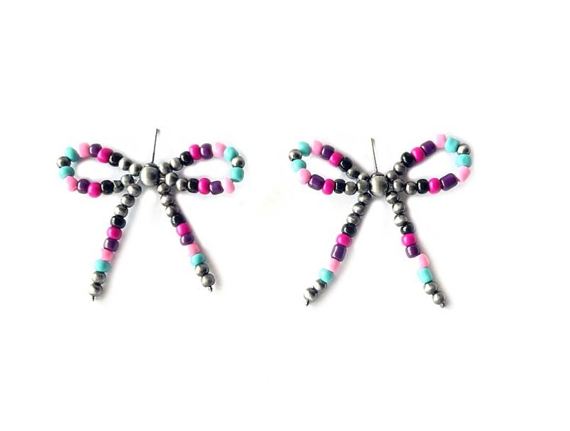 Navajo Pearl Ribbon Stud Earring