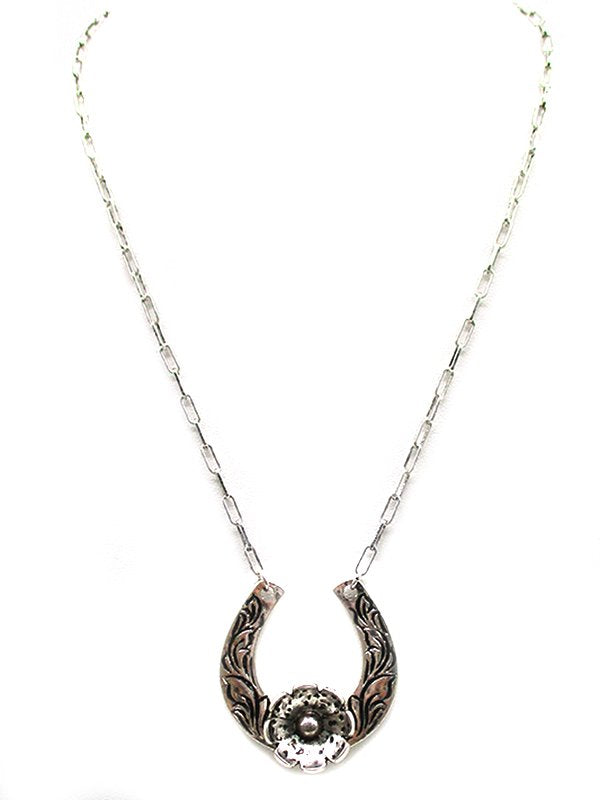 Western Horseshoe Flower Necklace